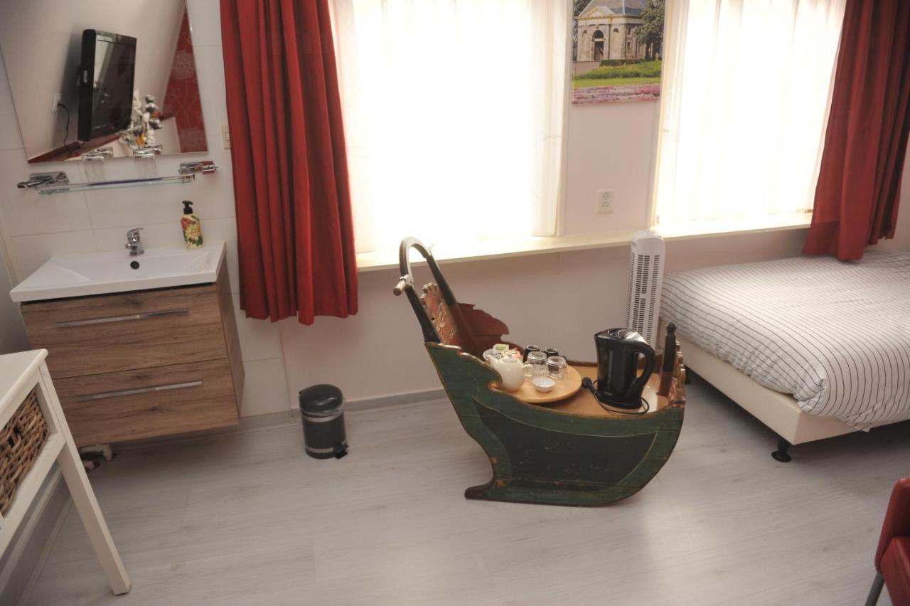 Karnemelkhuys Bed & Breakfast Енкхейзен Екстериор снимка