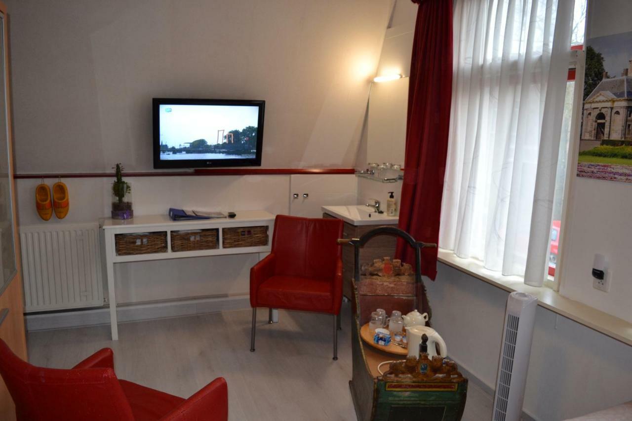 Karnemelkhuys Bed & Breakfast Енкхейзен Екстериор снимка